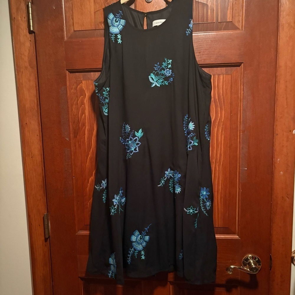 Calvin Klein Shift Knee Length Blue Embroidered Floral Dress Size 12 - Picture 3 of 8